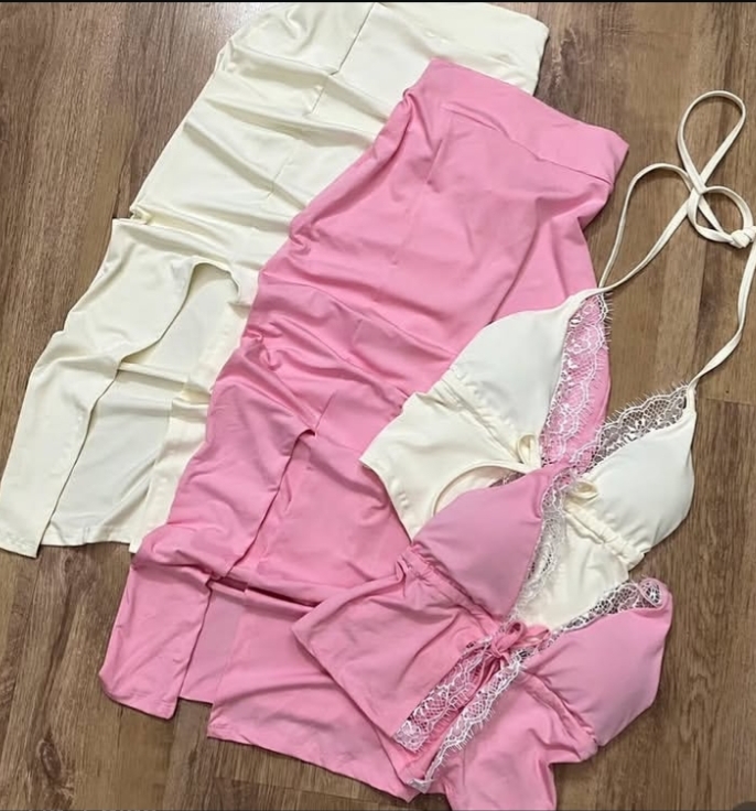Conjunto feminino rosa e branco