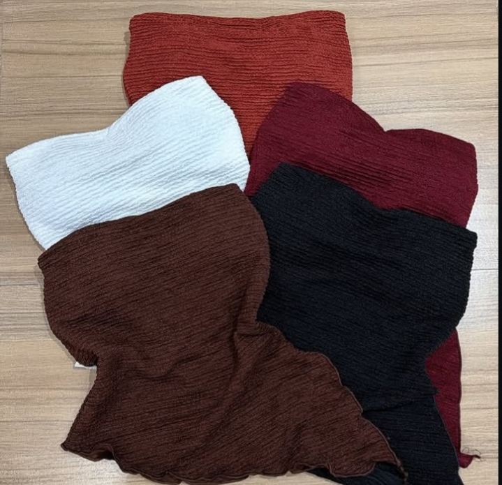 Blusas femininas sem alça texturizadas em várias cores