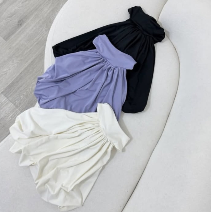 Blusas femininas em três cores