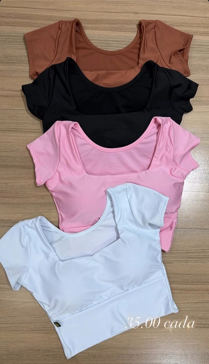Blusas femininas de manga curta em várias cores